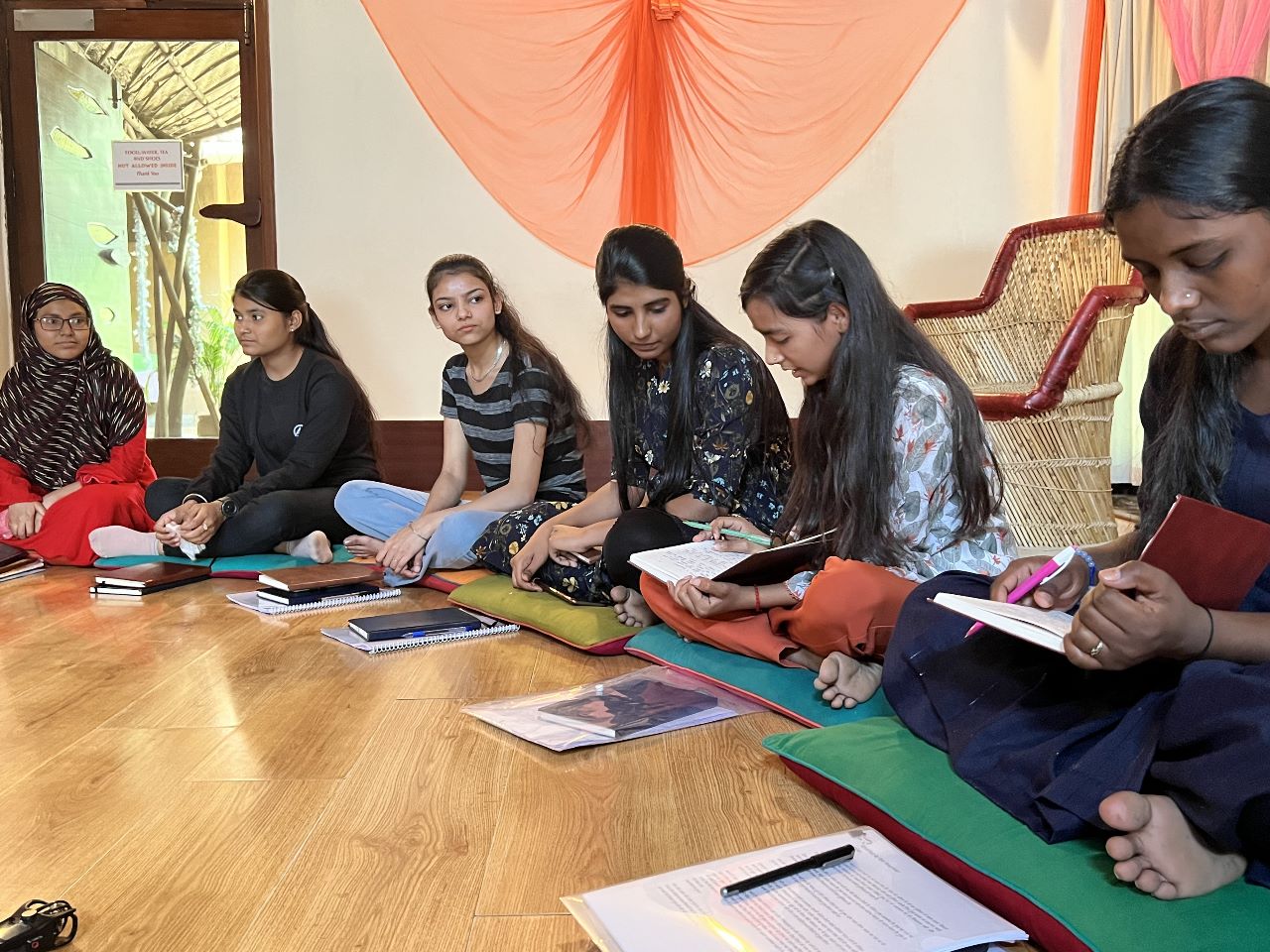 Writing workshop@Zorba 2003. Behind the Scenes. Photo: Lakhmi