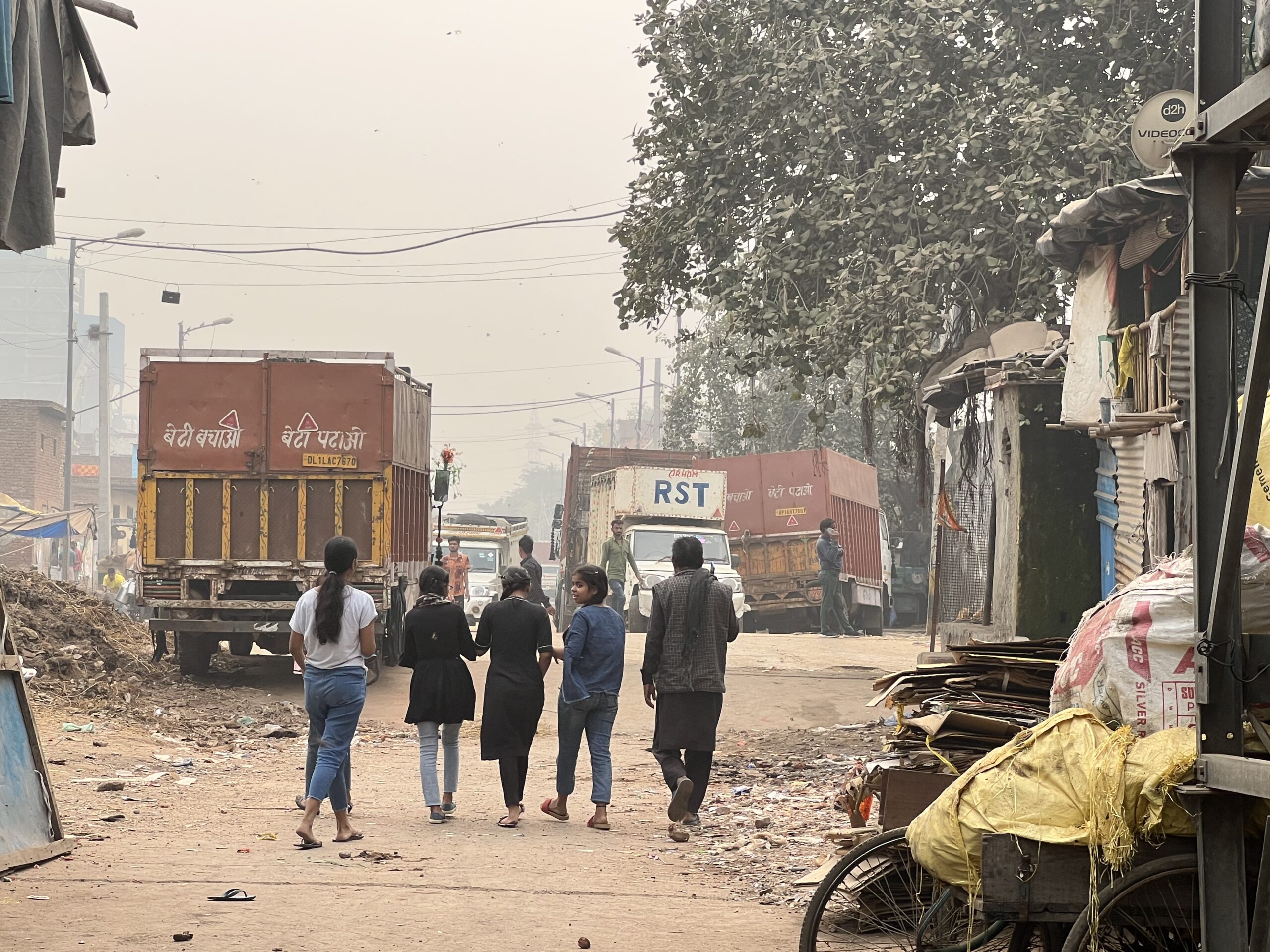 On the streets of Bengalibasti. Khichripur. Behind the Scenes. Photo: Kavita Dasgupta 2002.