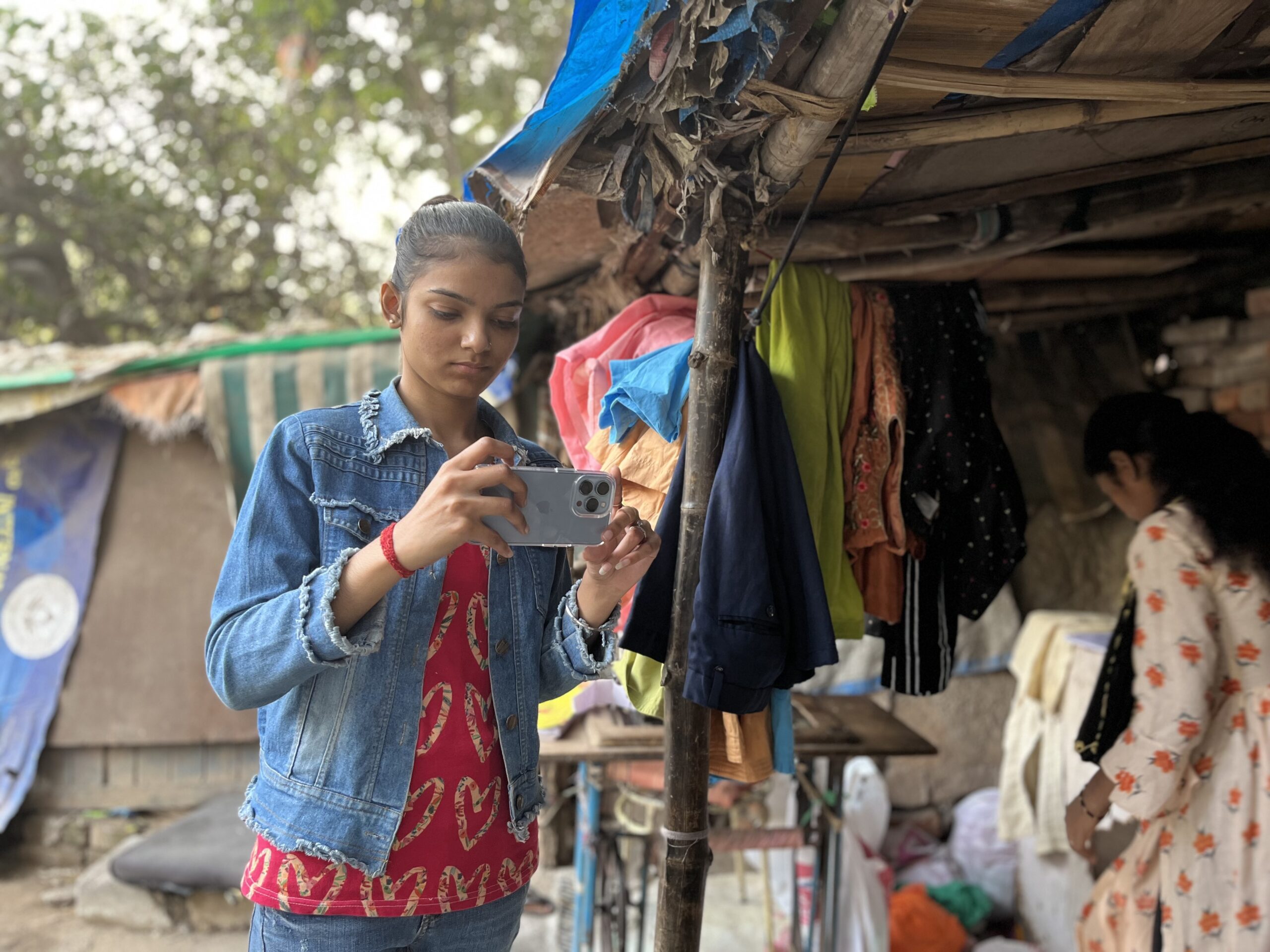 Nandini shooting_Dakshinpuri. Behind the Scenes. Photo: Kavita Dasgupta 2002.