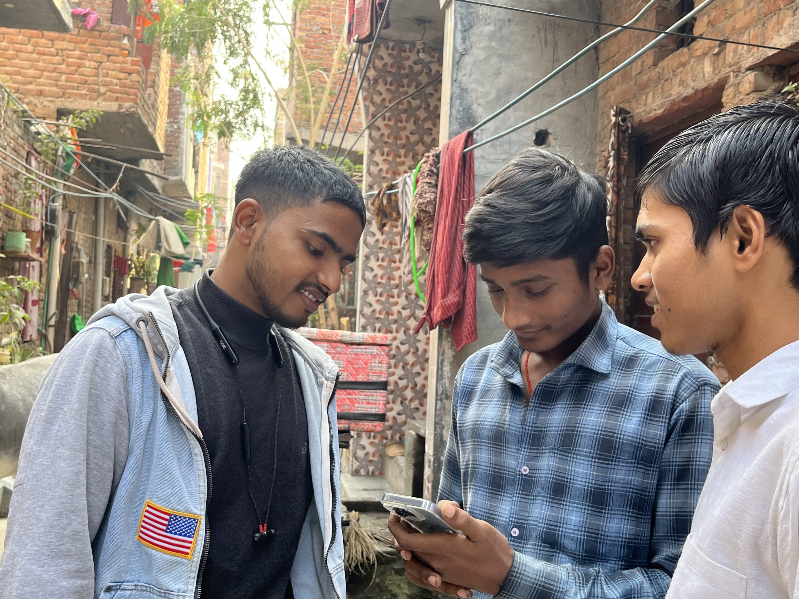 Gulshan, Pappu & Amar shooting_Savda. Behind the Scenes. Photo: Kavita Dasgupta 2002.