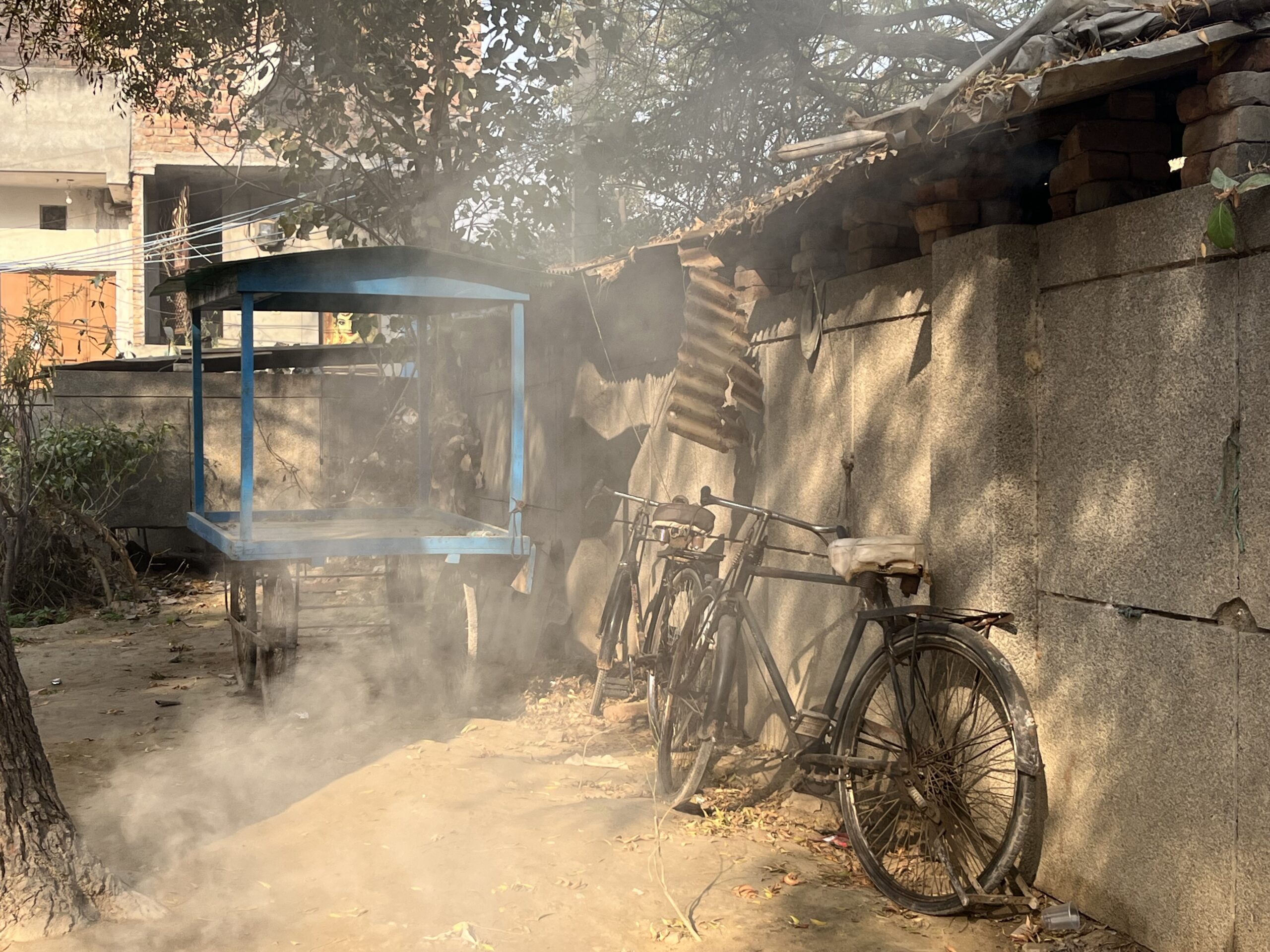 Delhi Winters; a heady mix of fog, smoke and the lingering smell of garbade. Savda, January 2025. ©Ticketless-Travellers Delhi Winters; a heady mix of fog, smoke and the lingering smell of garbade. Savda, January 2025. ©Ticketless-Travellers