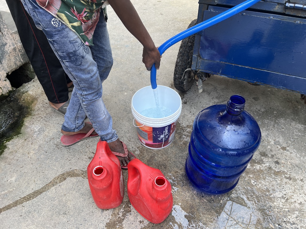 Filling water from the water tank. Savda 2026 Filling water from the water tank. Savda 2026